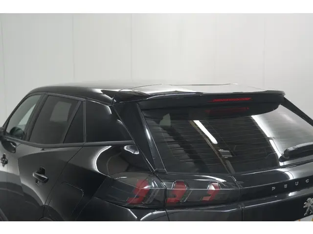 Peugeot 2008 PureTech 130 EAT8 Active Pack 2023 Benzine 20