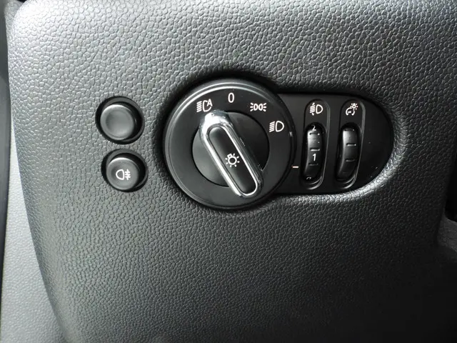 MINI 5-Deurs Cooper 2022 Benzine 25