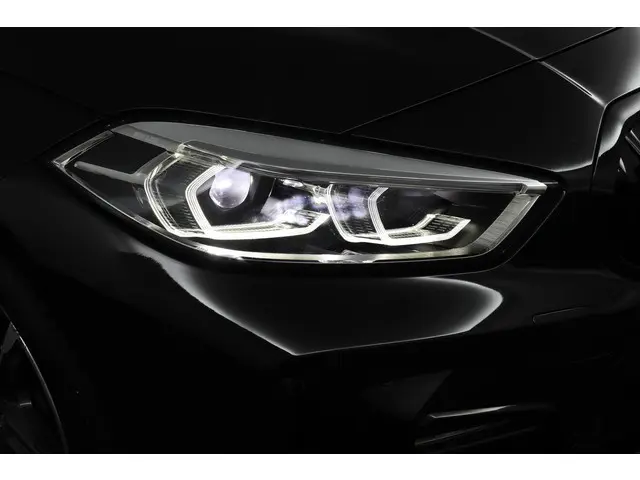 BMW 1 Serie 118i Executive Edition 2021 Benzine 56