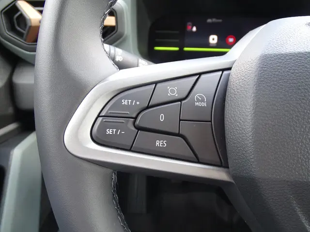 Dacia Duster 1.6 Hybrid 140 Extreme 2025 Hybride Benzine 7