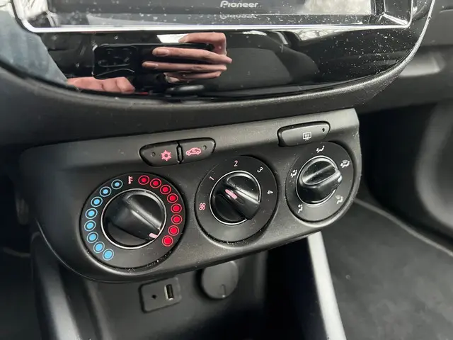 Opel ADAM 1.2 | Airco + Nette auto | 2013 Benzine 18