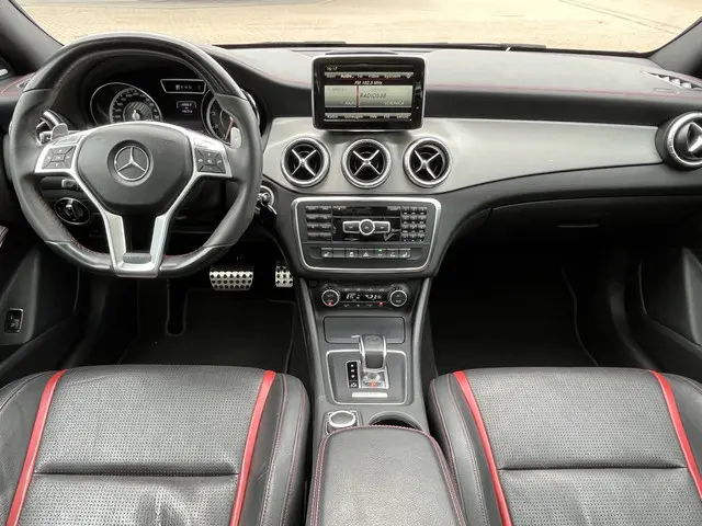Mercedes-Benz CLA AMG 45 4MATIC Edition 1 2014 Benzine 9