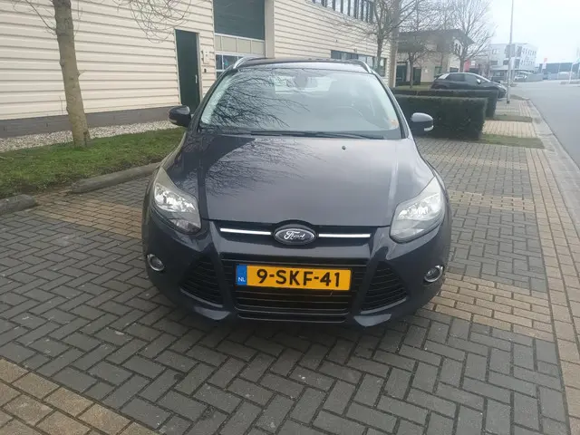 Ford Focus Wagon 1.0 EcoBoost Titanium 2013 Benzine 8