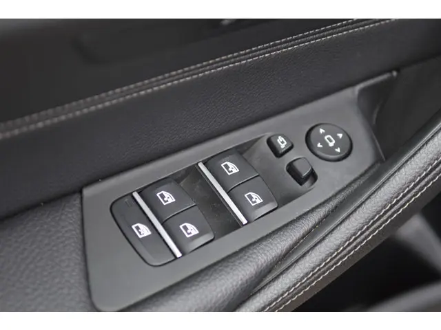 BMW 5 Serie Touring 520i High Executive 2018 Benzine 10