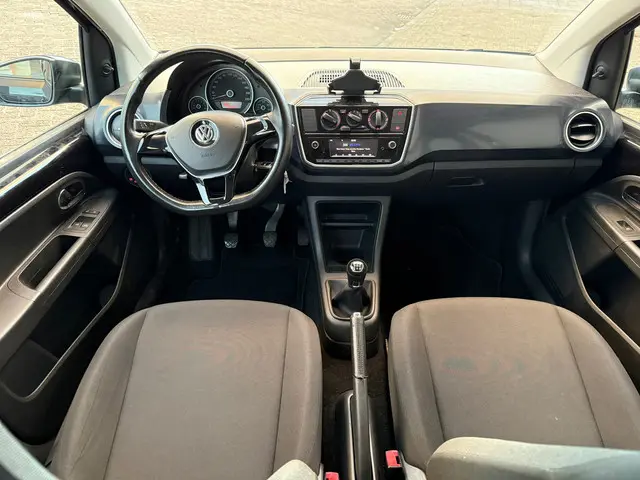 Volkswagen up! 1.0 BMT up! beats 2017 Benzine 7