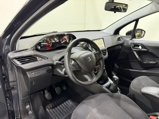 Peugeot 208 HB 1.2 PureTech Blue Lion 2017 Benzine 17