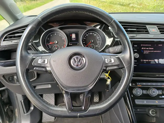 Volkswagen Touran 1.4 TSI Highline 2018 Benzine 40