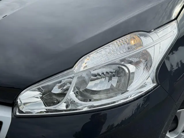 Peugeot 208 1.2 PureTech Like 2018 Benzine 21