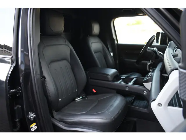 Land Rover Defender 110 D300 SE 2021 Diesel 61