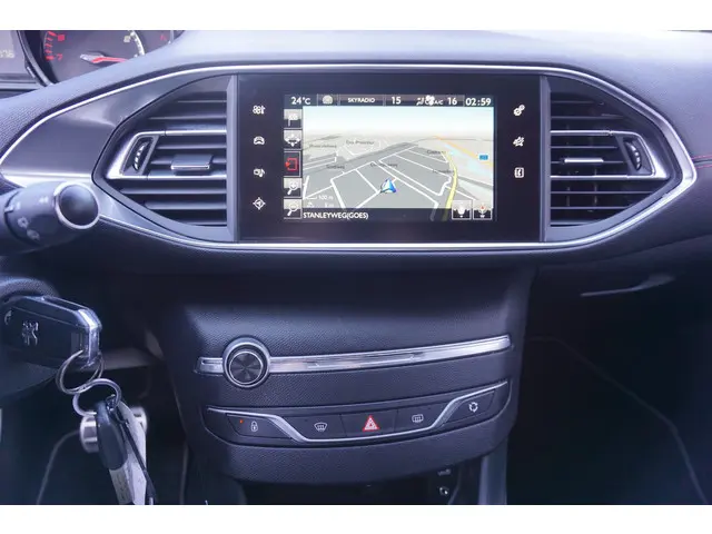 Peugeot 308 1.2 PureTech GT-line AUTOMAAT 2015 Benzine 12