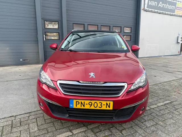 Peugeot 308 SW 1.2 PureTech Blue Lion 2017 Benzine 10