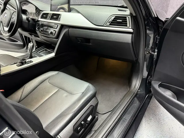 BMW 3 Serie 320i Upgrade Edition 2012 Benzine 19