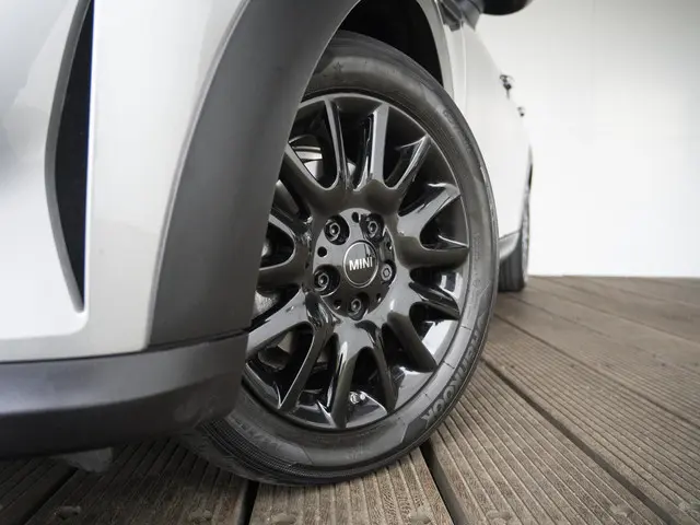 MINI 5-Deurs Cooper Aut. 2023 Benzine 37