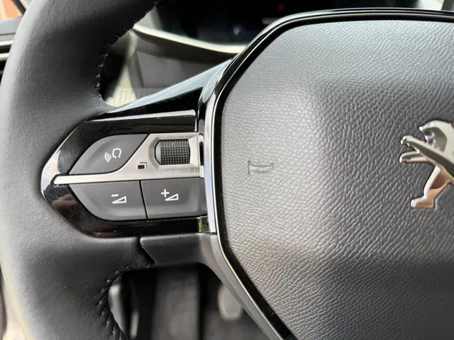 Peugeot 208 1.2 PureTech 100 Allure 2024 Benzine 18