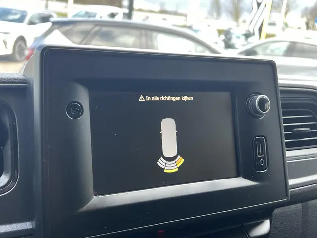 Renault Master T33 2.3 dCi 135 L2H2 Comfort 2021 Diesel 13
