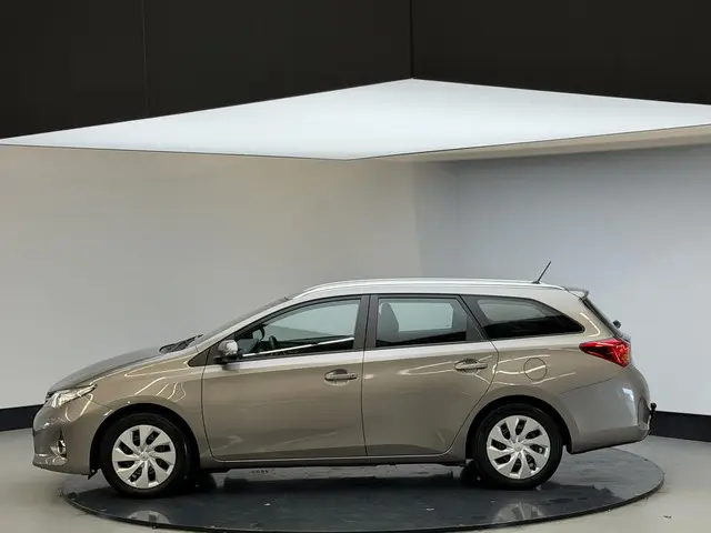 Toyota Auris 1.6 Aspiration 2014 Benzine 12