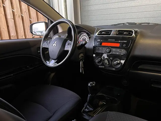 Mitsubishi Space Star 1.2 Life Edition 2018 Benzine 15