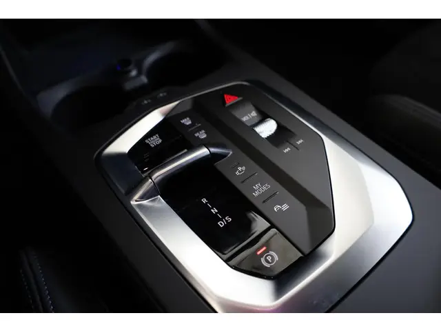 BMW 1 Serie 120 2025 Benzine 21