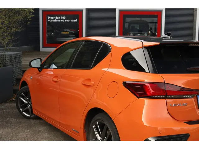 Lexus CT 200h F Sport Line 2018 Hybride Benzine 8