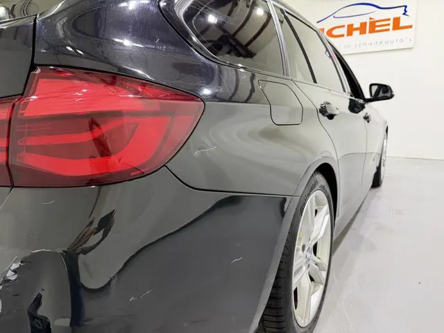 BMW 3 Serie Touring 318i M Sport Aut8 2019 Benzine 46