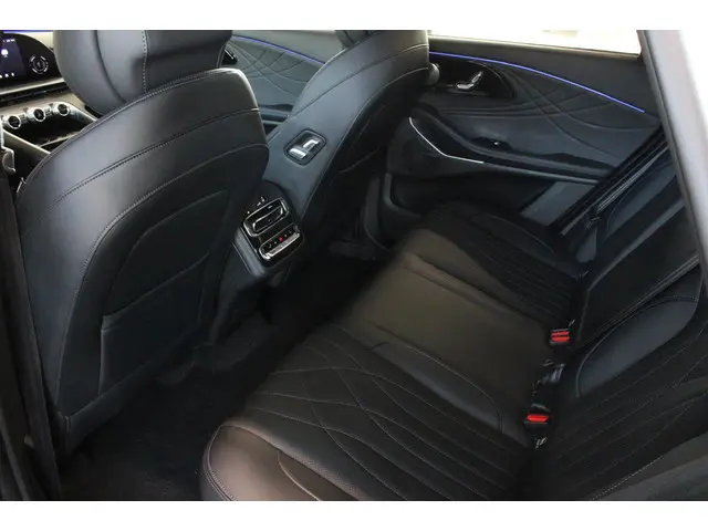 Omoda 9 SHS 1.5T-GDi SHS-P Premium 2026 Hybride Benzine 14