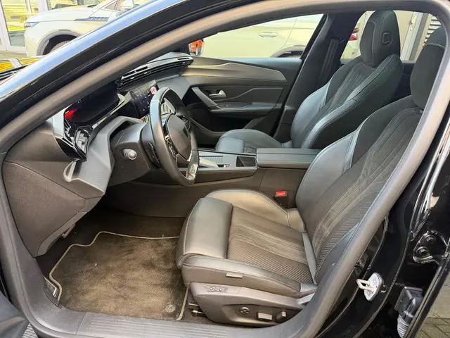 Peugeot 308 1.2 PureTech GT Pack Business 2022 Benzine 17