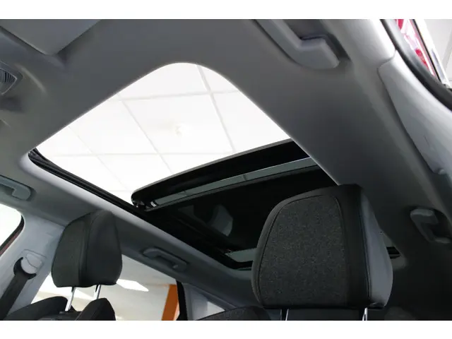 Peugeot 3008 1.2 PureTech GT Line. 2017 Benzine 32