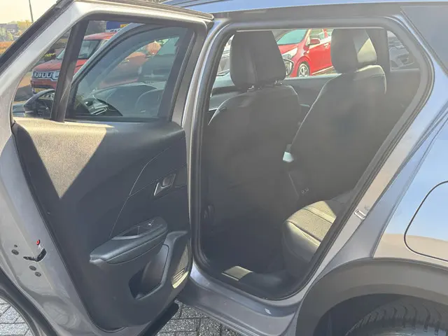 Peugeot 2008 1.2 PureTech Allure Pack 2022 Benzine 17