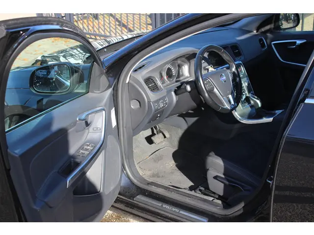 Volvo V60 1.6 D2 Automaat Momentum 2014 Diesel 10