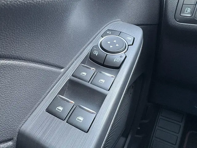 Ford Kuga 2.5 PHEV ST-Line X 2024 Hybride Benzine 17