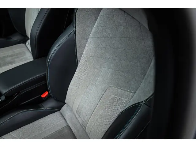 Peugeot e-2008 EV GT Première 50 kWh 2020 Elektrisch 29