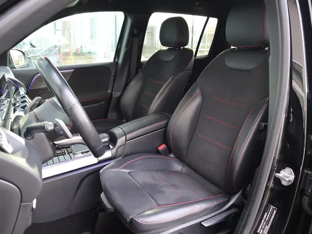 Mercedes-Benz GLB 200 AMG line 2020 Benzine 13