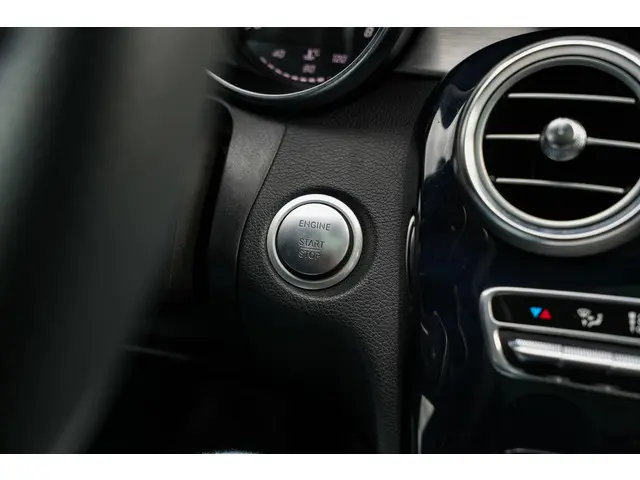 Mercedes-Benz C-Klasse 200 Prestige 2014 Benzine 25