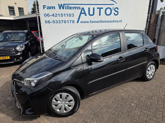 Toyota Yaris 1.0 VVT-i Aspiration 2015 Benzine 29