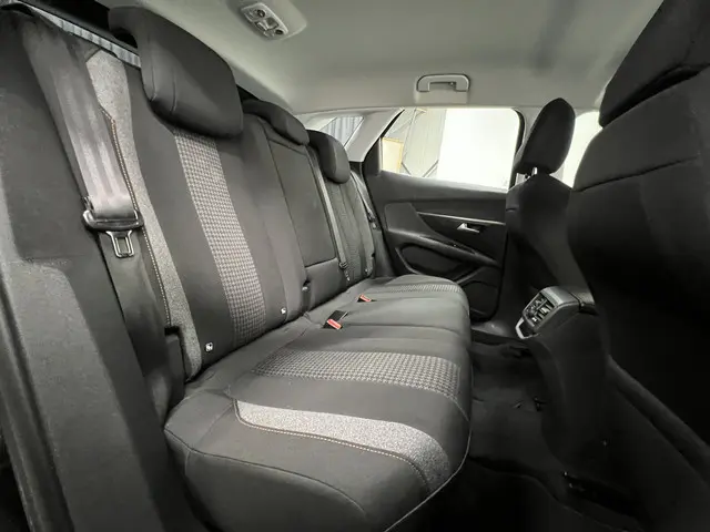 Peugeot 3008 1.2 PureTech Active 2018 Benzine 32