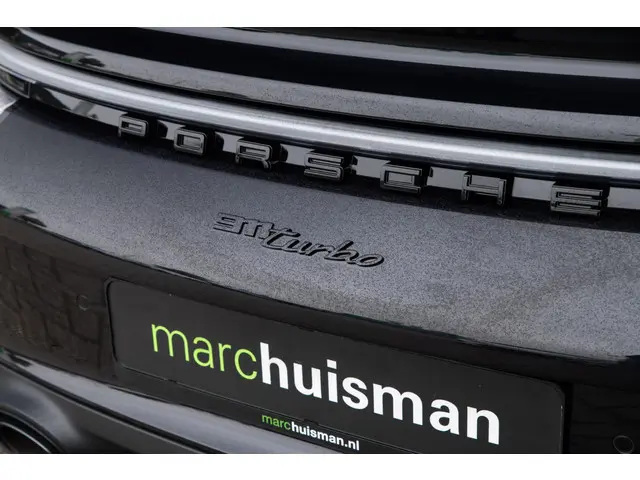 Porsche 911 3.8 Turbo 2021 Benzine 33