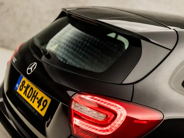 Mercedes-Benz A-Klasse 180 Black Sport 2013 Benzine 28