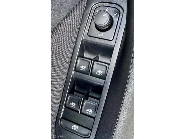 Škoda Kamiq 1.5 TSI ACT Sport Business 2024 Benzine 32