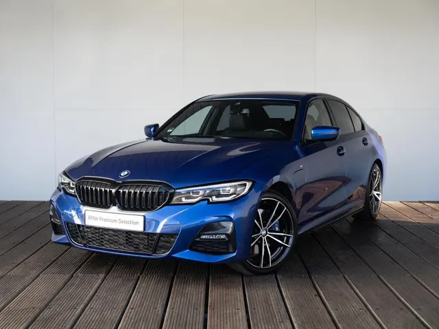 BMW 3 Serie Sedan 330e 2020 Hybride Benzine 39