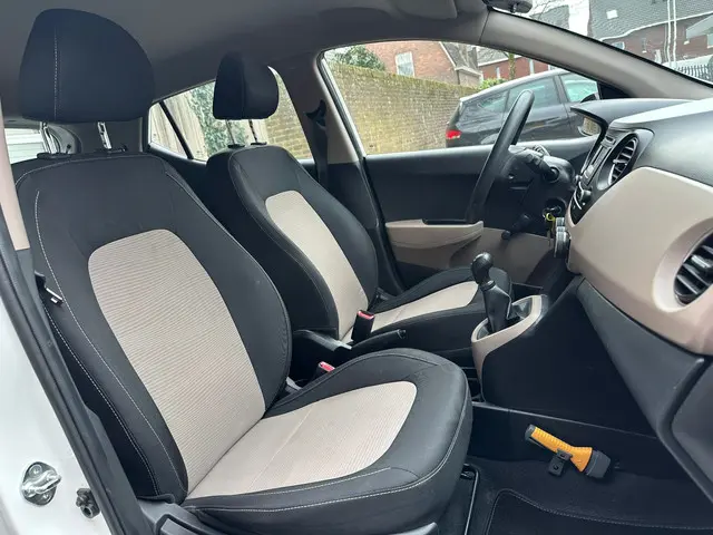 Hyundai i10 1.0i i-Drive 2015 Benzine 15