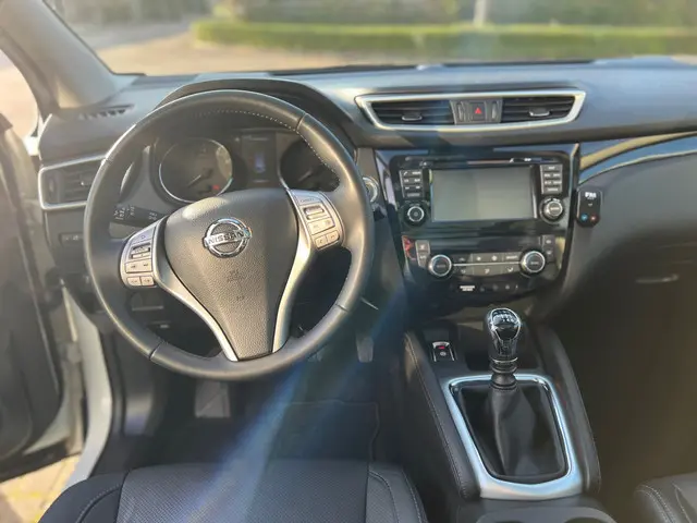 Nissan QASHQAI 1.2 Premier Edition 2014 Benzine 18