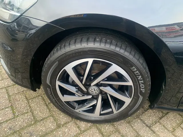 Volkswagen Golf 1.4 TSI Comfortline NAVI,PDC 2018 Benzine 9