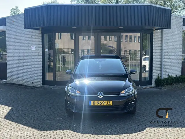 Volkswagen Golf 2