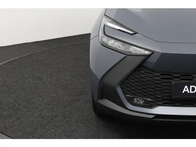 Toyota C-HR 1.8 Hybrid 140 Dynamic 2025 Hybride Benzine 35