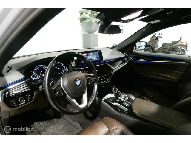 BMW 5 Serie 530i High Executive 2018 Benzine 9