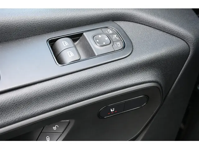 Mercedes-Benz Sprinter 317 CDI L2H2 Pro HD 2024 Diesel 15