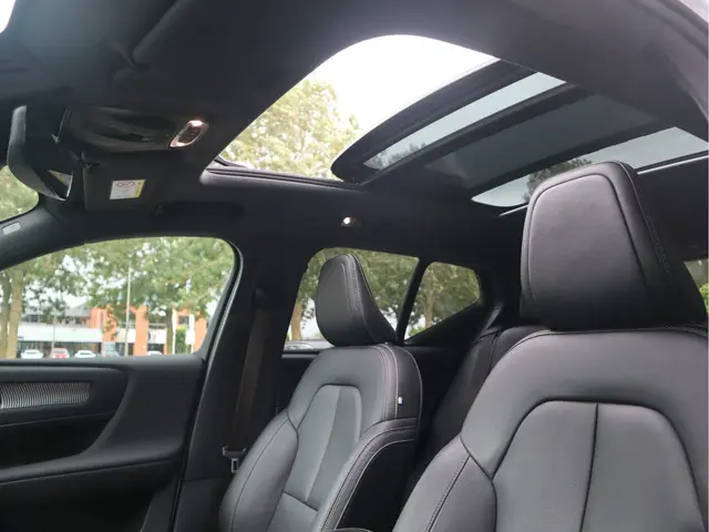 Volvo XC40 1.5 T5 Recharge 2021 Hybride Benzine 36