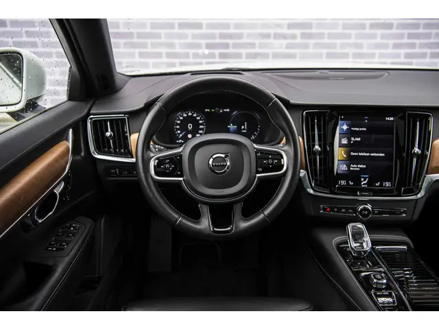 Volvo V90 2.0 T8 AWD Inscription 2020 Hybride Benzine 4