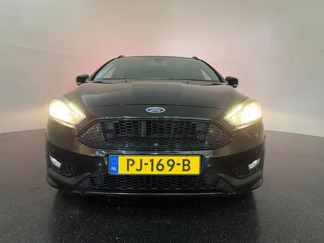 Ford Focus Wagon 1.5 ST-Line 2017 Benzine 36