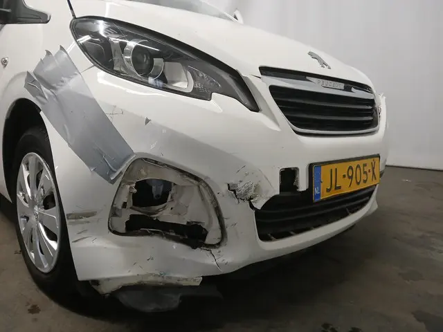 Peugeot 108 1.0 e-VTi Active Schadeauto!! 2016 Benzine 11
